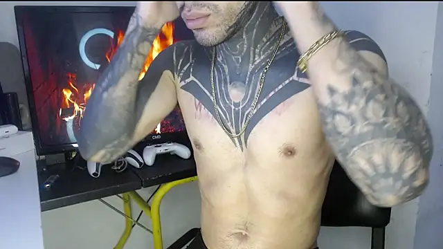 Snapshot of BlackTattooKing chatting on September 10, 9:08 am BlackTattooKing online show from September 10, 9:08 am