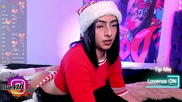 Skyler  blue4 online show from December 18, 10:28 pm