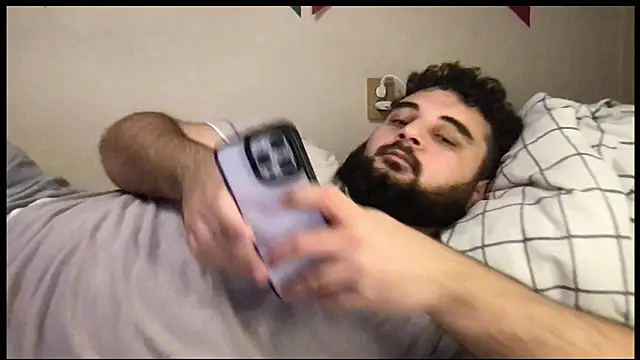 Snapshot of teddy_alan chatting on October 3, 3:33 am teddy alan online show from October 3, 3:33 am