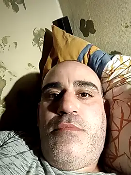 Snapshot of pelarrico12 chatting on October 15, 4:31 am pelarrico12 online show from October 15, 4:31 am
