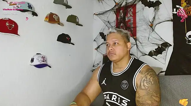 Snapshot of jordan_black_bicock_ chatting on December 6, 1:51 am jordan black bicock online show from December 6, 1:51 am
