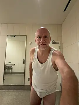 FLSexyGuy online show from April 20, 1:13 pm