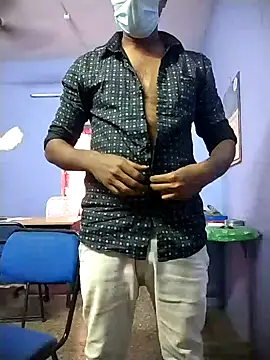 Snapshot of Tamilandteluguboy14 chatting on January 18, 10:17 am Tamilandteluguboy14 online show from January 18, 10:17 am
