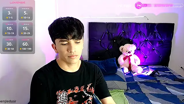 Snapshot of benji_hoter chatting on September 23, 9:36 pm benji hoter online show from September 23, 9:36 pm