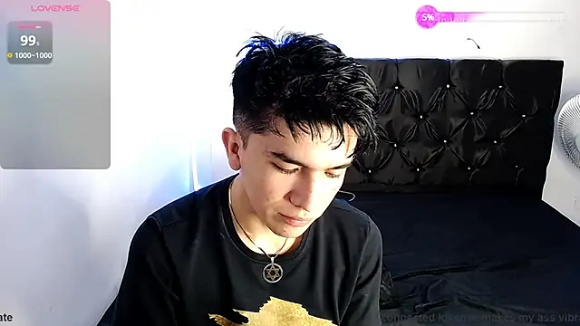 Snapshot of benji_hoter chatting on January 9, 6:36 pm benji hoter online show from January 9, 6:36 pm