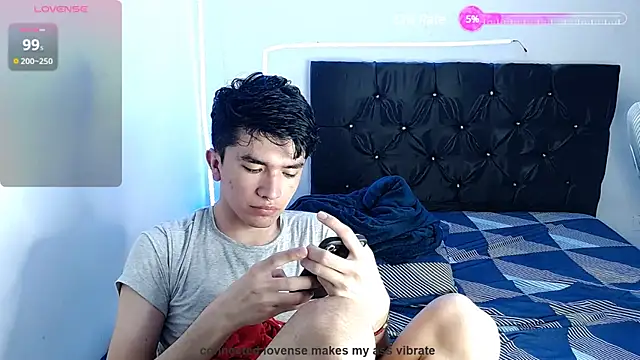 Snapshot of benji_hoter chatting on January 29, 5:02 pm benji hoter online show from January 29, 5:02 pm