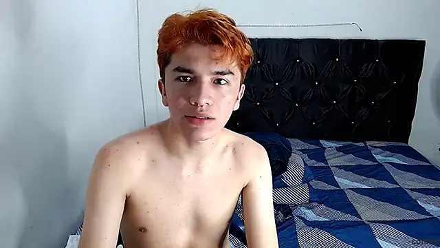 Snapshot of benji_hoter chatting on December 26, 8:11 pm benji hoter online show from December 26, 8:11 pm
