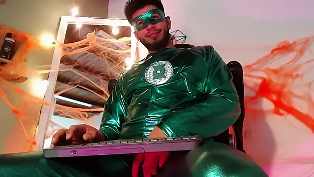 Snapshot of Colby_brown03 chatting on October 31, 9:40 pm Colby brown03 online show from October 31, 9:40 pm