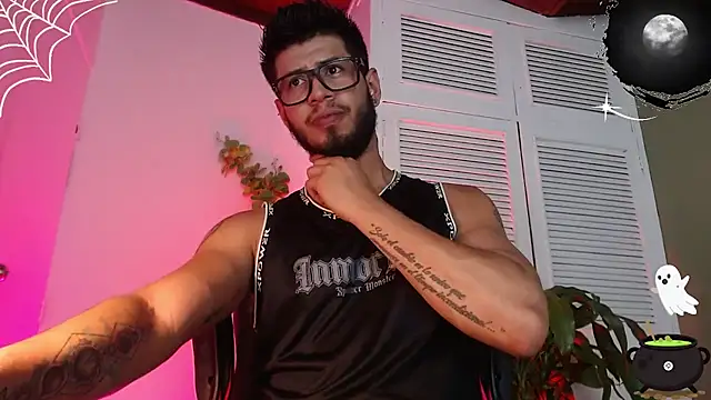 Snapshot of Colby_brown03 chatting on October 18, 7:41 pm Colby brown03 online show from October 18, 7:41 pm