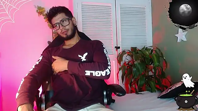 Snapshot of Colby_brown03 chatting on October 15, 7:32 pm Colby brown03 online show from October 15, 7:32 pm