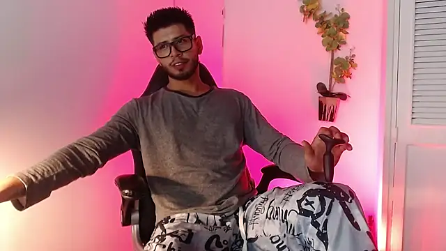 Snapshot of Colby_brown03 chatting on October 24, 7:04 pm Colby brown03 online show from October 24, 7:04 pm