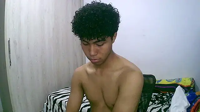 Snapshot of sexy_diamante_ chatting on October 23, 10:35 pm sexy diamante online show from October 23, 10:35 pm