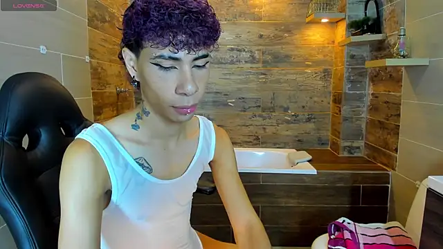 Snapshot of _Lemmon_ chatting on February 19, 3:05 pm Lemmon online show from February 19, 3:05 pm