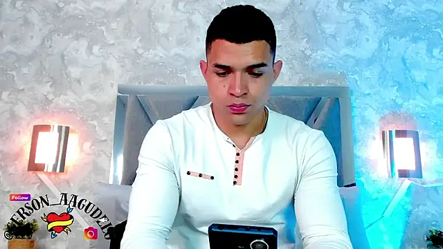 Snapshot of gerson_zt chatting on February 10, 3:03 am gerson zt online show from February 10, 3:03 am