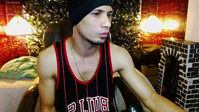 Snapshot of SonicJ25 chatting on December 7, 3:58 am SonicJ25 online show from December 7, 3:58 am