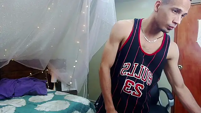 Snapshot of SonicJ25 chatting on January 22, 9:44 pm SonicJ25 online show from January 22, 9:44 pm