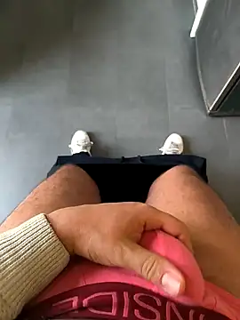 cricrimsBarcelona online show from January 25, 3:52 pm