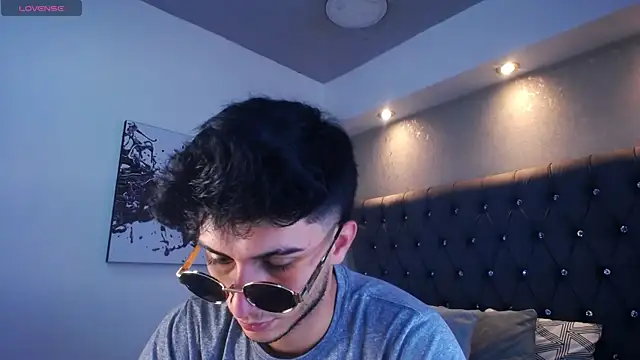 MrWilliseo online show from April 6, 7:47 pm