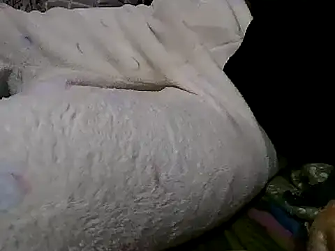 Snapshot of sexyguy1231 chatting on December 26, 4:04 pm sexyguy1231 online show from December 26, 4:04 pm