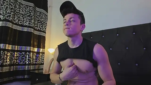 Snapshot of Angel_Cuervo chatting on January 10, 12:36 pm Angel Cuervo online show from January 10, 12:36 pm
