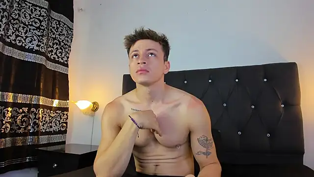 Snapshot of Angel_Cuervo chatting on February 17, 12:38 pm Angel Cuervo online show from February 17, 12:38 pm