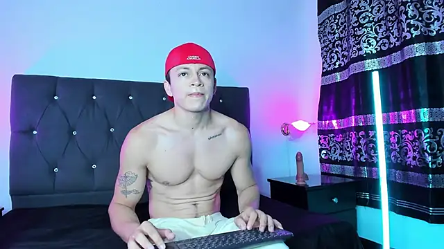 Snapshot of Angel_Cuervo chatting on March 7, 12:34 pm Angel Cuervo online show from March 7, 12:34 pm