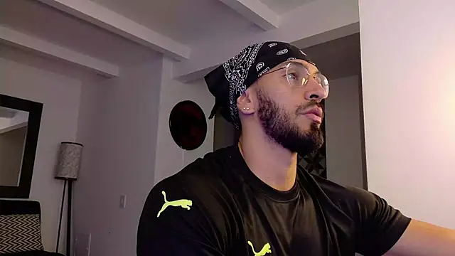 Snapshot of tony_muscle chatting on October 4, 11:42 pm tony muscle online show from October 4, 11:42 pm