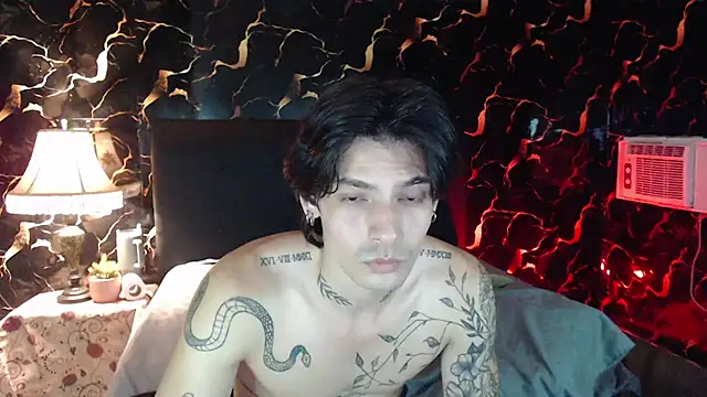 Snapshot of Apolo_Hidalgo01 chatting on October 28, 11:29 pm Apolo Hidalgo01 online show from October 28, 11:29 pm