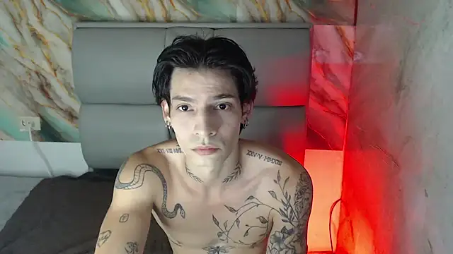 Snapshot of Apolo_Hidalgo01 chatting on October 24, 10:33 pm Apolo Hidalgo01 online show from October 24, 10:33 pm