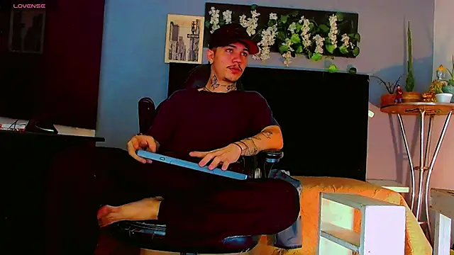 HannibalLester online show from July 22, 4:48 am