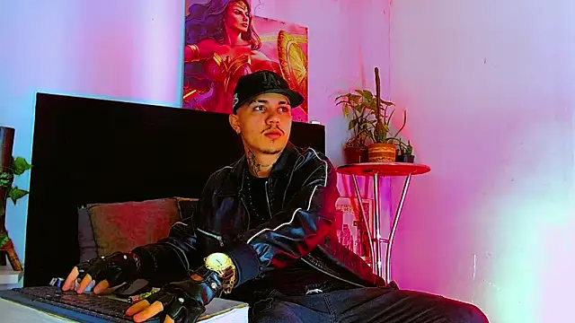 HannibalLester online show from December 5, 3:35 am