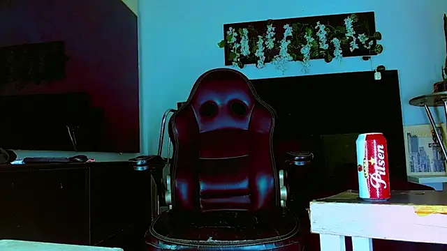 HannibalLester online show from April 26, 3:37 am