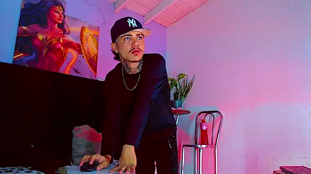 Snapshot of HannibalLester chatting on October 26, 6:04 am HannibalLester online show from October 26, 6:04 am