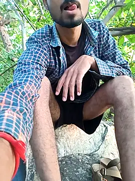 Snapshot of Piyush_2024 chatting on October 15, 1:24 am Piyush 2024 online show from October 15, 1:24 am