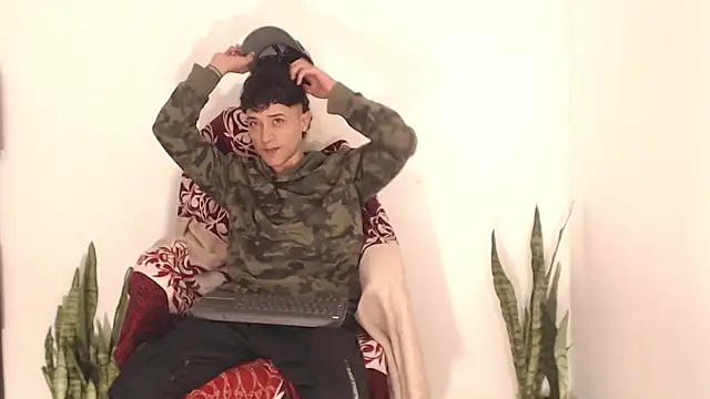 Snapshot of Edward_Milleer chatting on October 11, 3:10 am Edward Milleer online show from October 11, 3:10 am