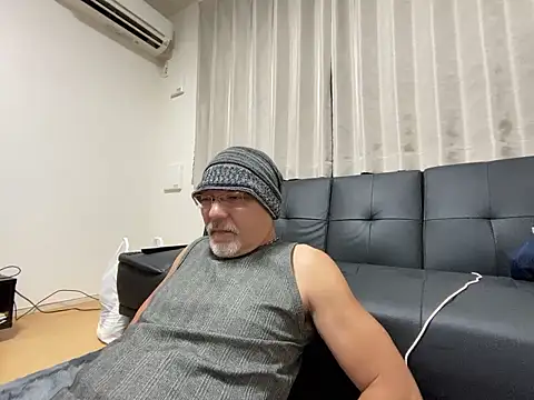Snapshot of Grandpa29hijii chatting on October 15, 1:30 pm Grandpa29hijii online show from October 15, 1:30 pm