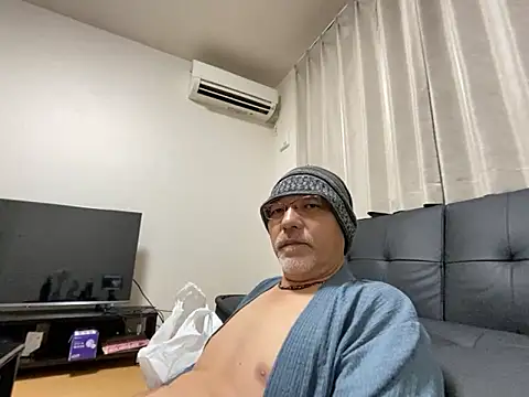 Snapshot of Grandpa29hijii chatting on October 10, 1:05 pm Grandpa29hijii online show from October 10, 1:05 pm