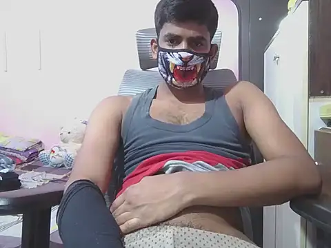 Snapshot of KissesBoyAD chatting on October 14, 7:21 pm KissesBoyAD online show from October 14, 7:21 pm