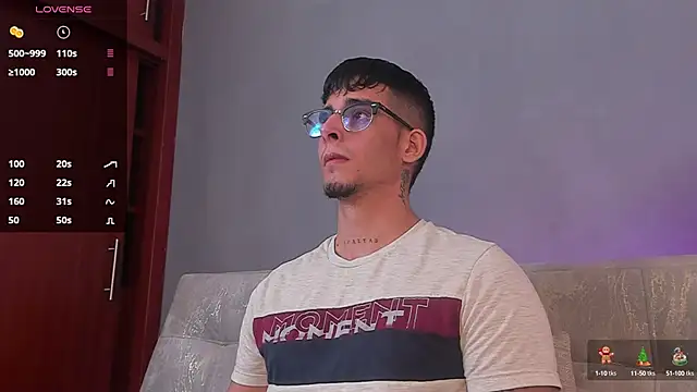 Snapshot of iamcamiloo_ chatting on December 30, 3:25 am iamcamiloo online show from December 30, 3:25 am