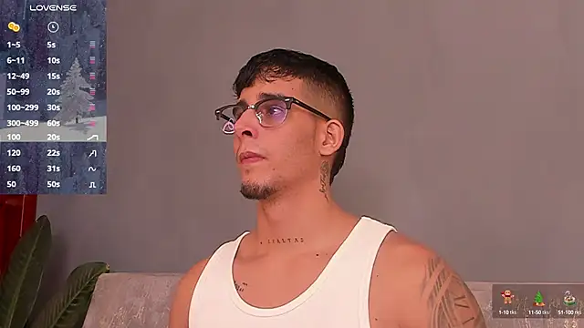 Snapshot of iamcamiloo_ chatting on December 13, 4:11 am iamcamiloo online show from December 13, 4:11 am