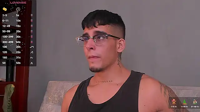 Snapshot of iamcamiloo_ chatting on December 17, 4:34 am iamcamiloo online show from December 17, 4:34 am