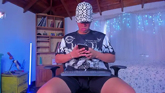 Benjamin More online show from February 4, 2:12 pm