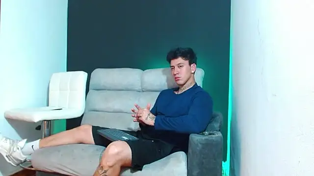 JUSTIN FULLER1 online show from March 12, 5:04 am