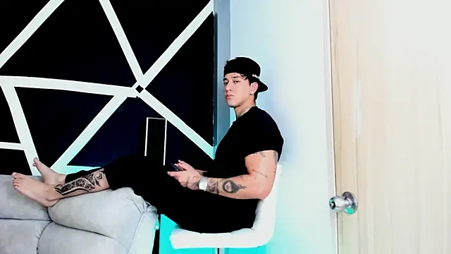 Snapshot of JUSTIN_FULLER1 chatting on October 18, 7:19 pm JUSTIN FULLER1 online show from October 18, 7:19 pm