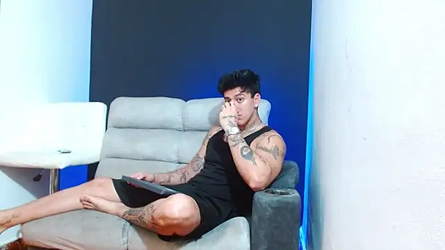 JUSTIN FULLER1 online show from March 26, 2:21 pm