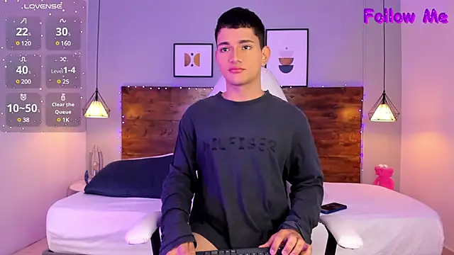 Snapshot of ander_deimond_ chatting on February 6, 1:21 pm ander deimond online show from February 6, 1:21 pm