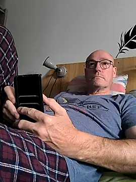 Snapshot of bogland33 chatting on September 10, 5:00 pm bogland33 online show from September 10, 5:00 pm