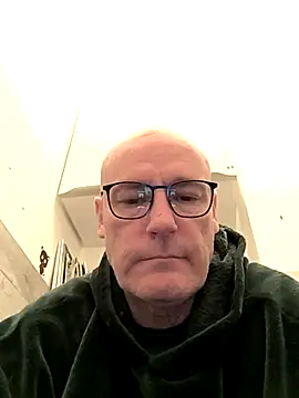 Snapshot of bogland33 chatting on January 28, 10:23 pm bogland33 online show from January 28, 10:23 pm