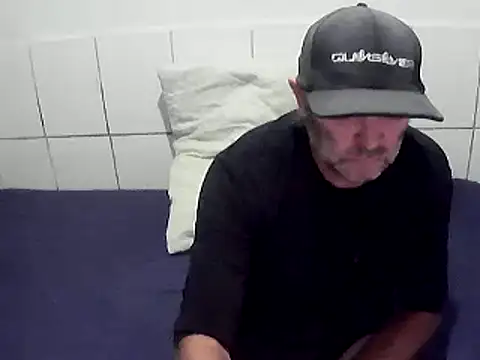 pierdona online show from May 6, 8:31 pm