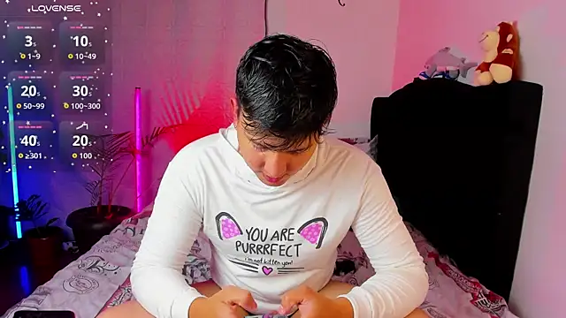 ANDREZALVAREZ online show from April 18, 2:46 am